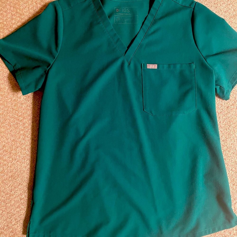 Figs Scrub Top